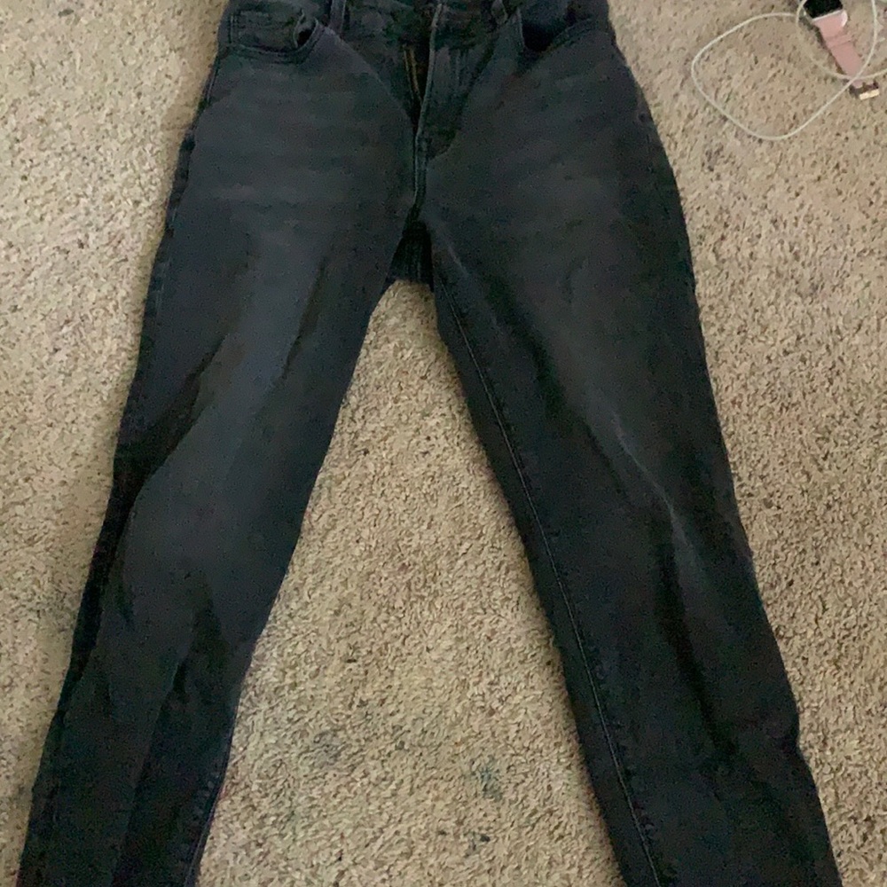 AMERICAN EAGLE MOM JEANS SIZE 2 XTRA SHORT